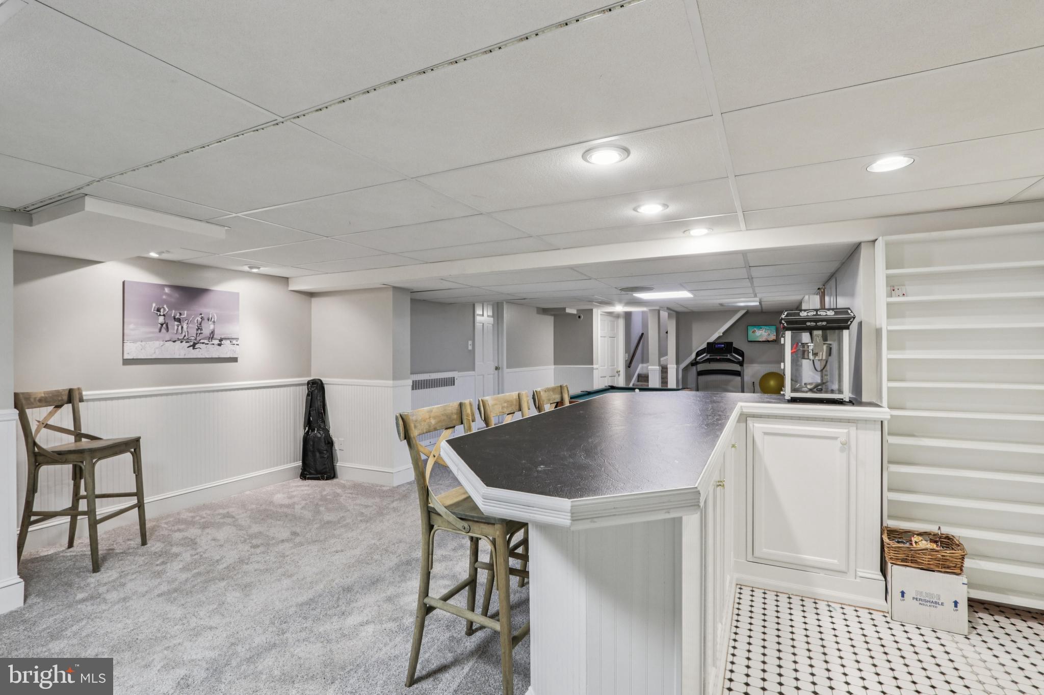 DELAVUE MANOR - Residential