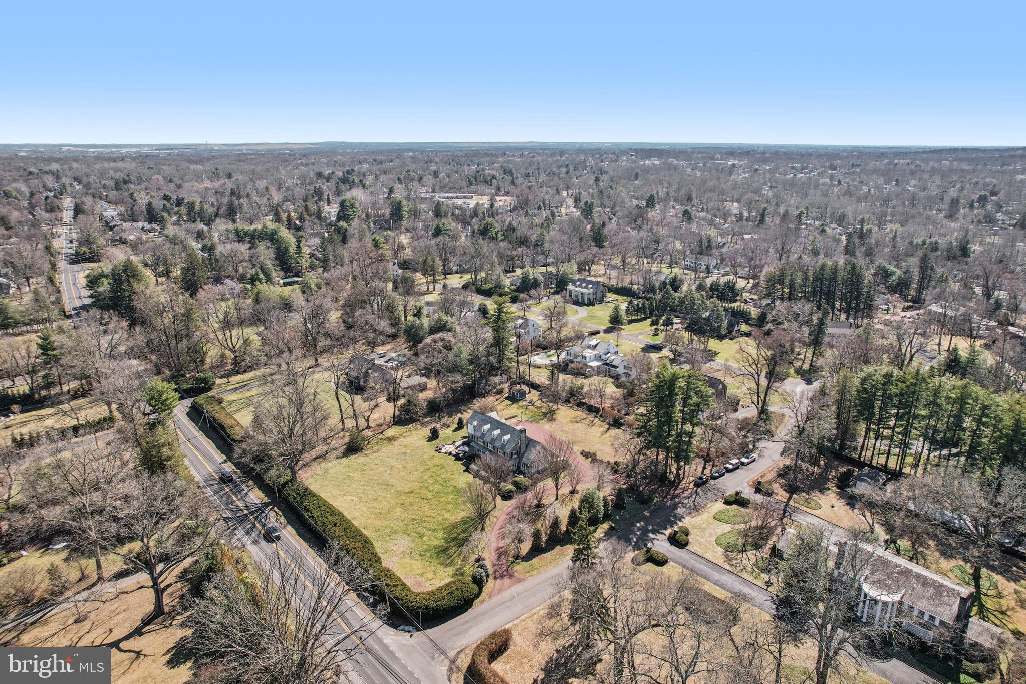 DELAVUE MANOR - Residential