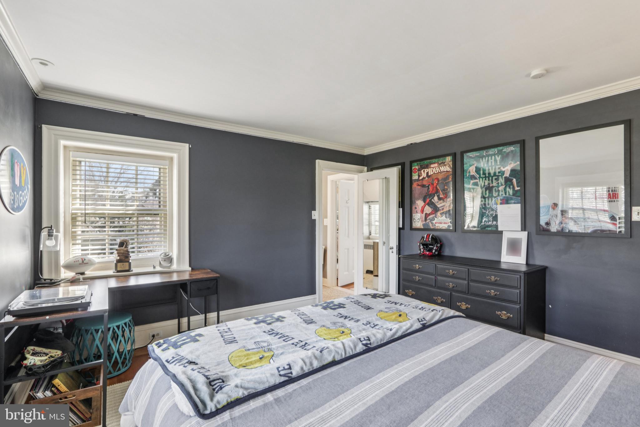 DELAVUE MANOR - Residential