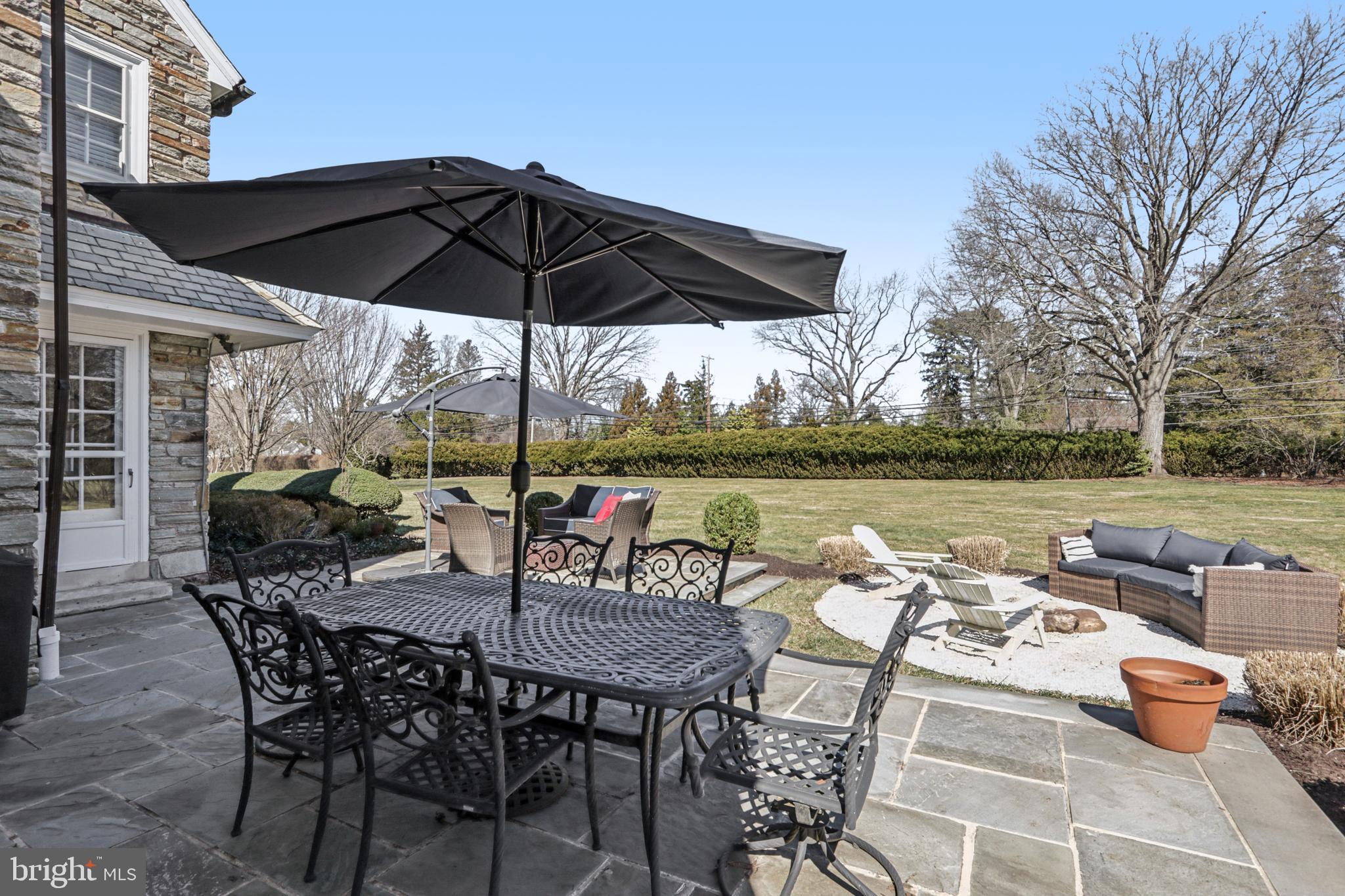 DELAVUE MANOR - Residential