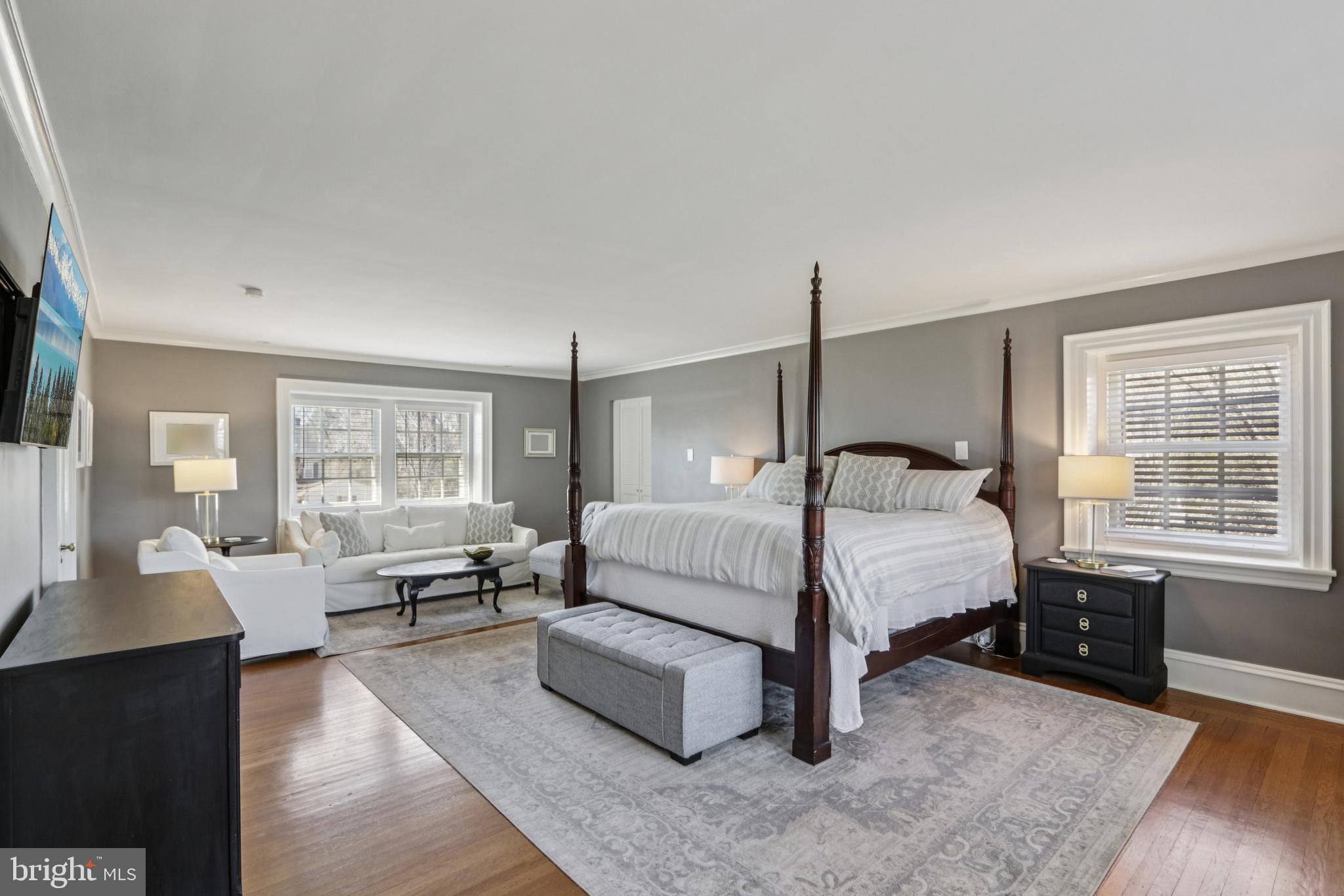 DELAVUE MANOR - Residential