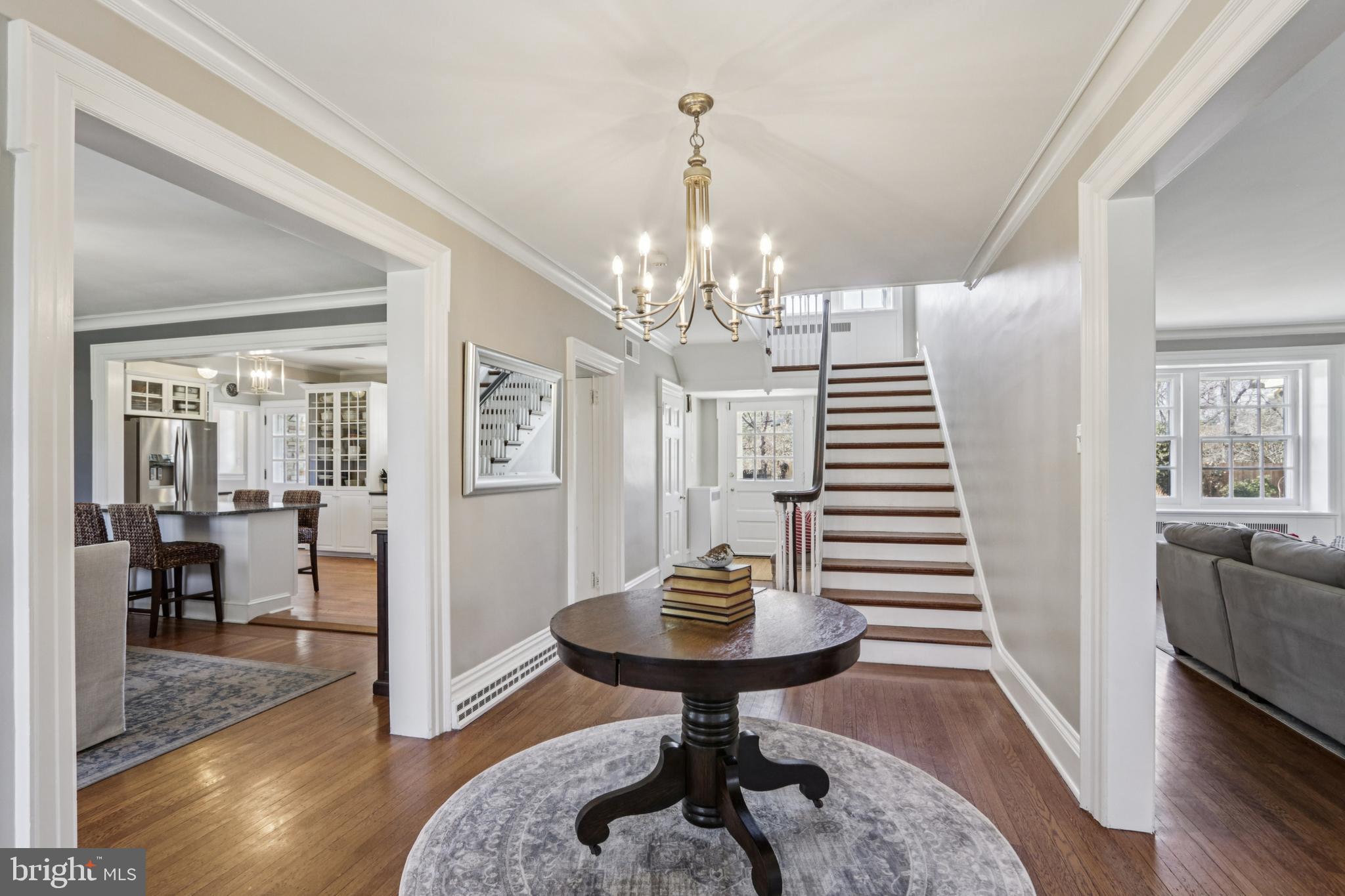 DELAVUE MANOR - Residential