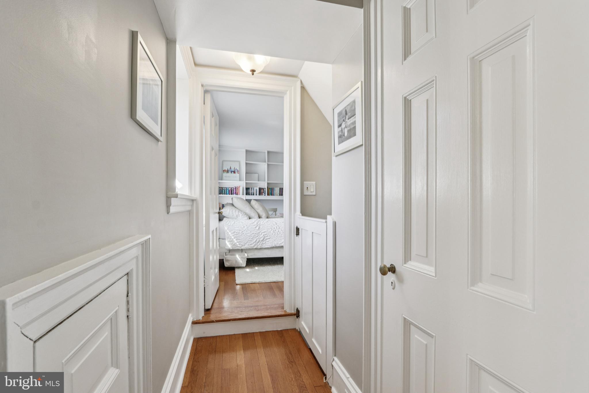 DELAVUE MANOR - Residential