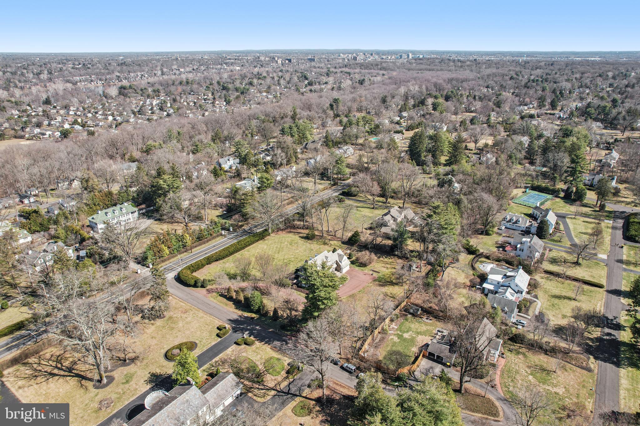 DELAVUE MANOR - Residential