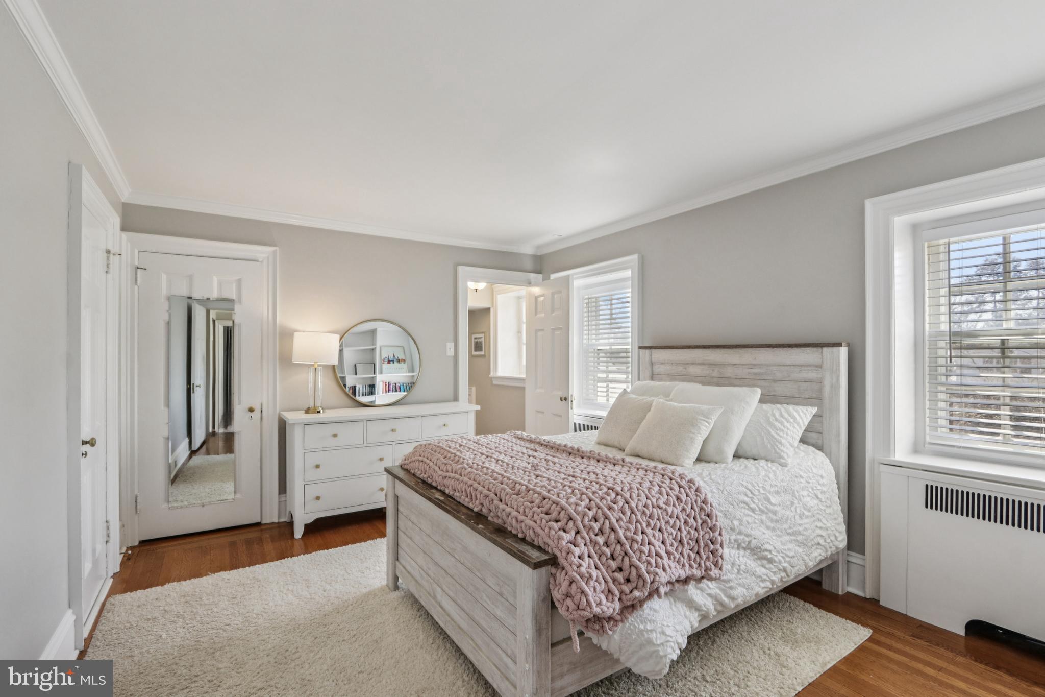 DELAVUE MANOR - Residential