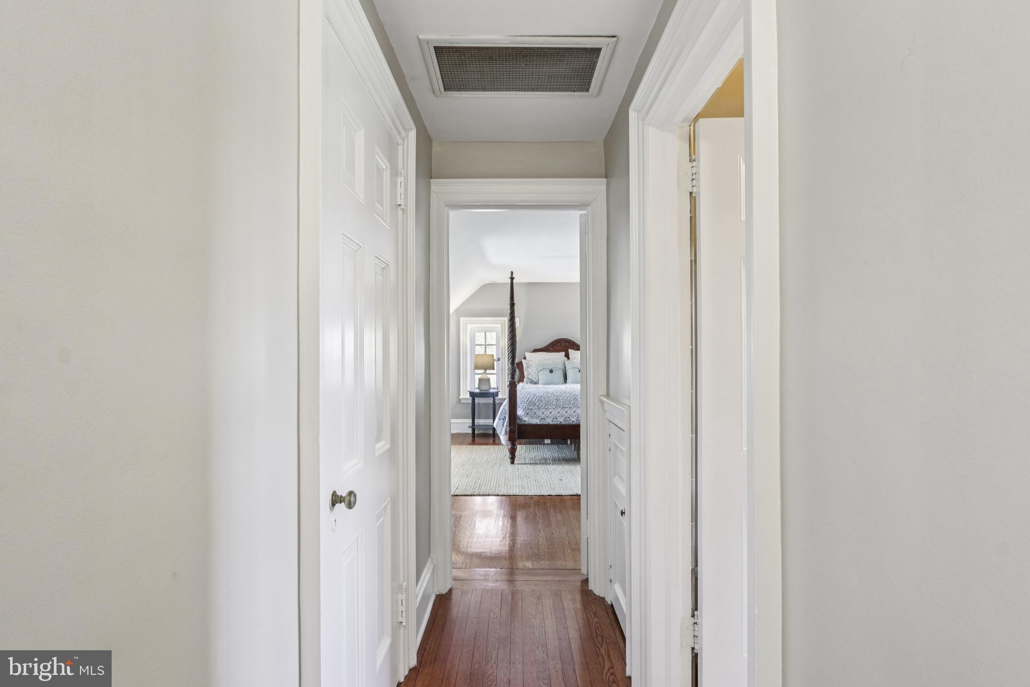 DELAVUE MANOR - Residential