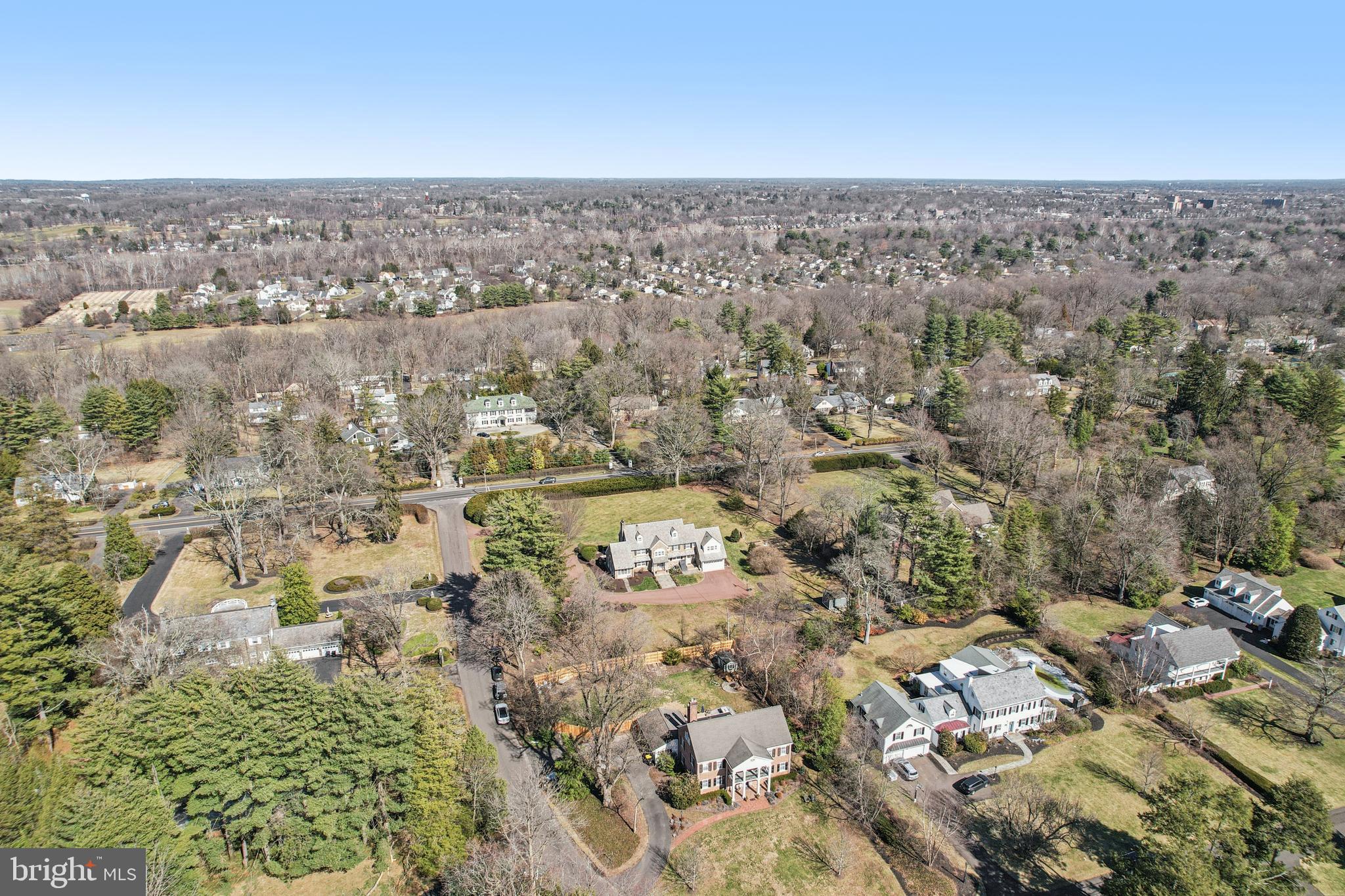 DELAVUE MANOR - Residential