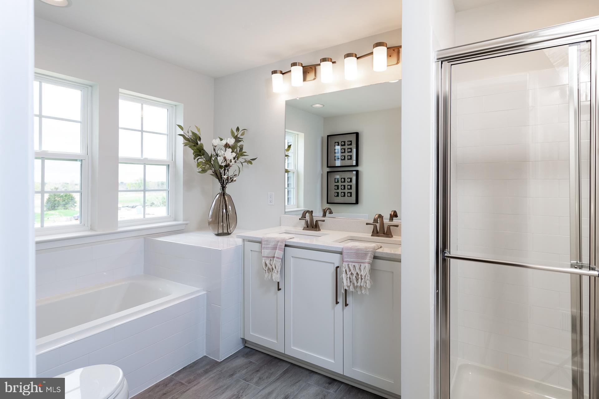 OVERLOOK AT RIVERSIDE TOWNHOMES - Residential