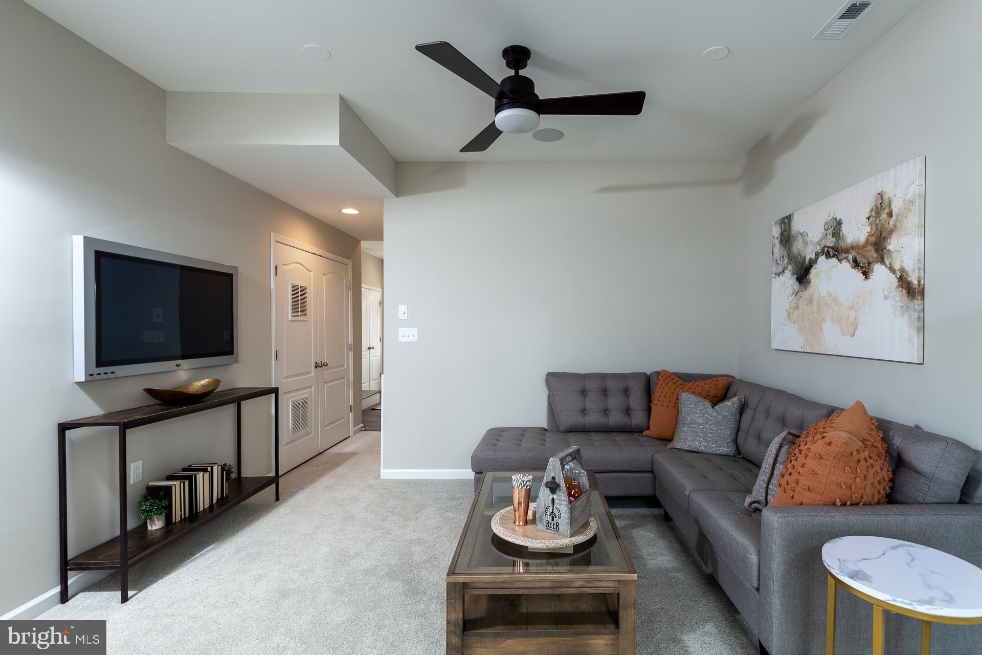 OVERLOOK AT RIVERSIDE TOWNHOMES - Residential