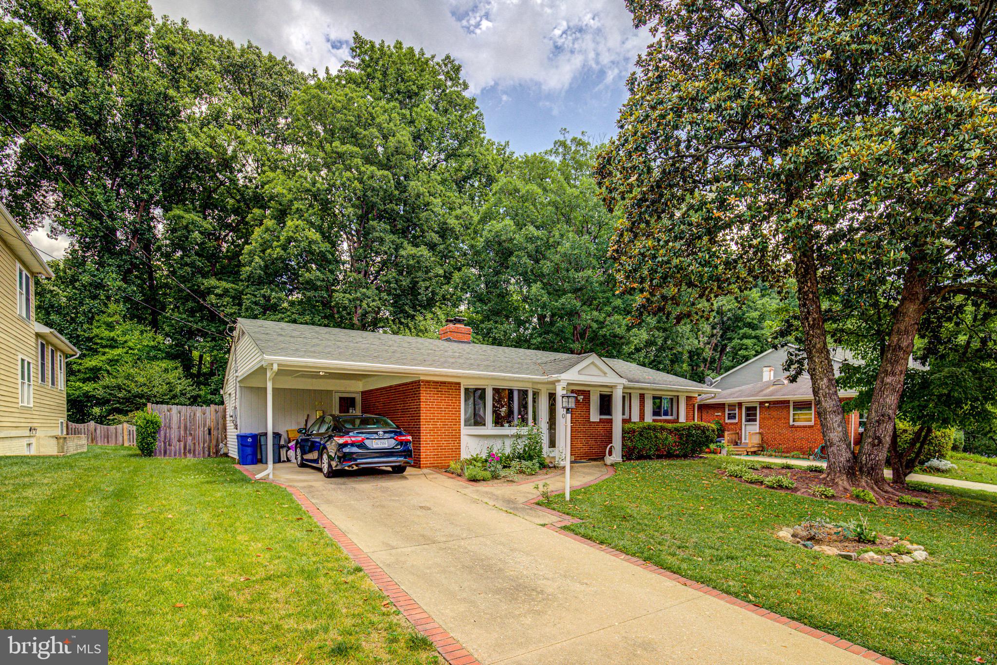 VIENNA WOODS - Residential