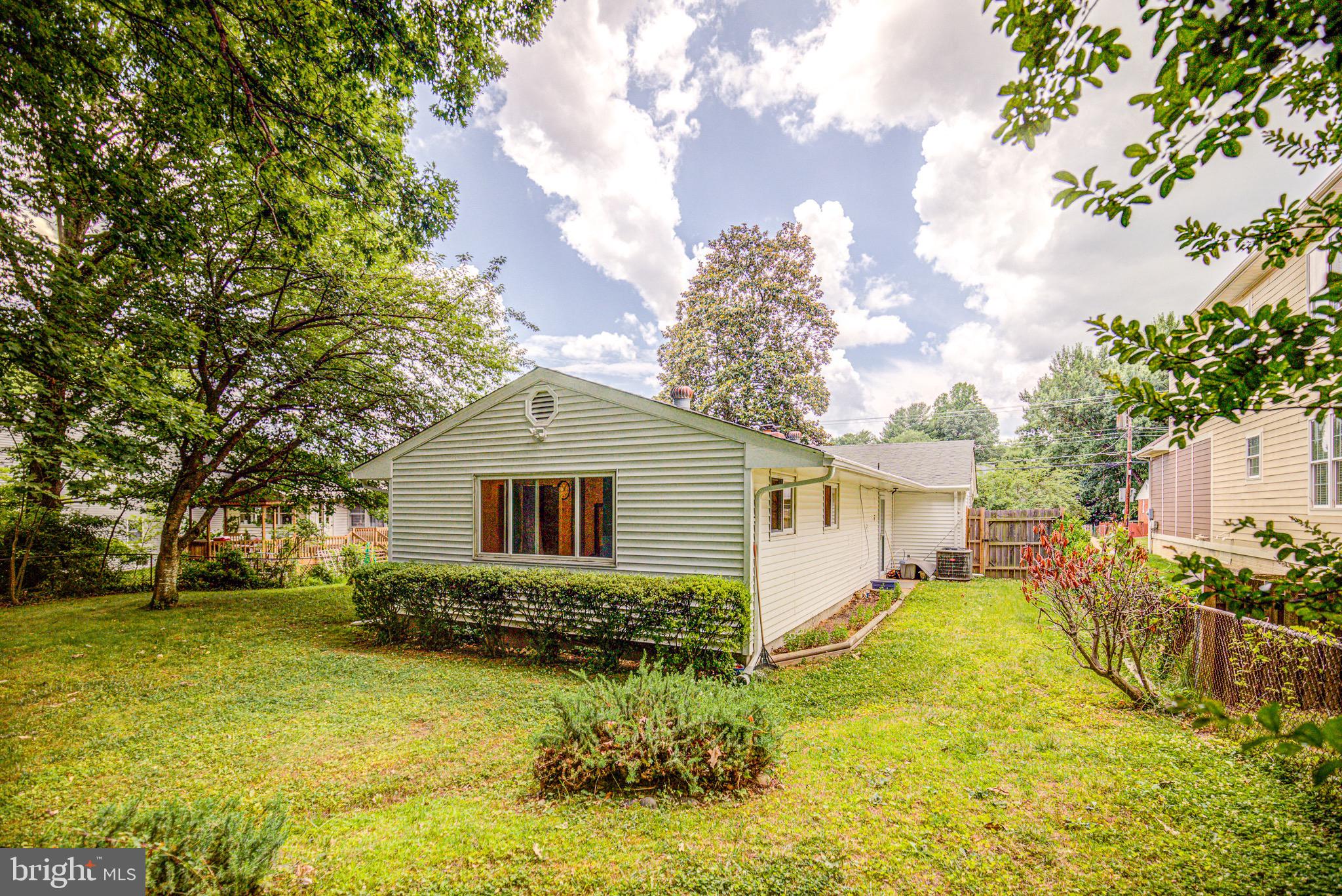 VIENNA WOODS - Residential