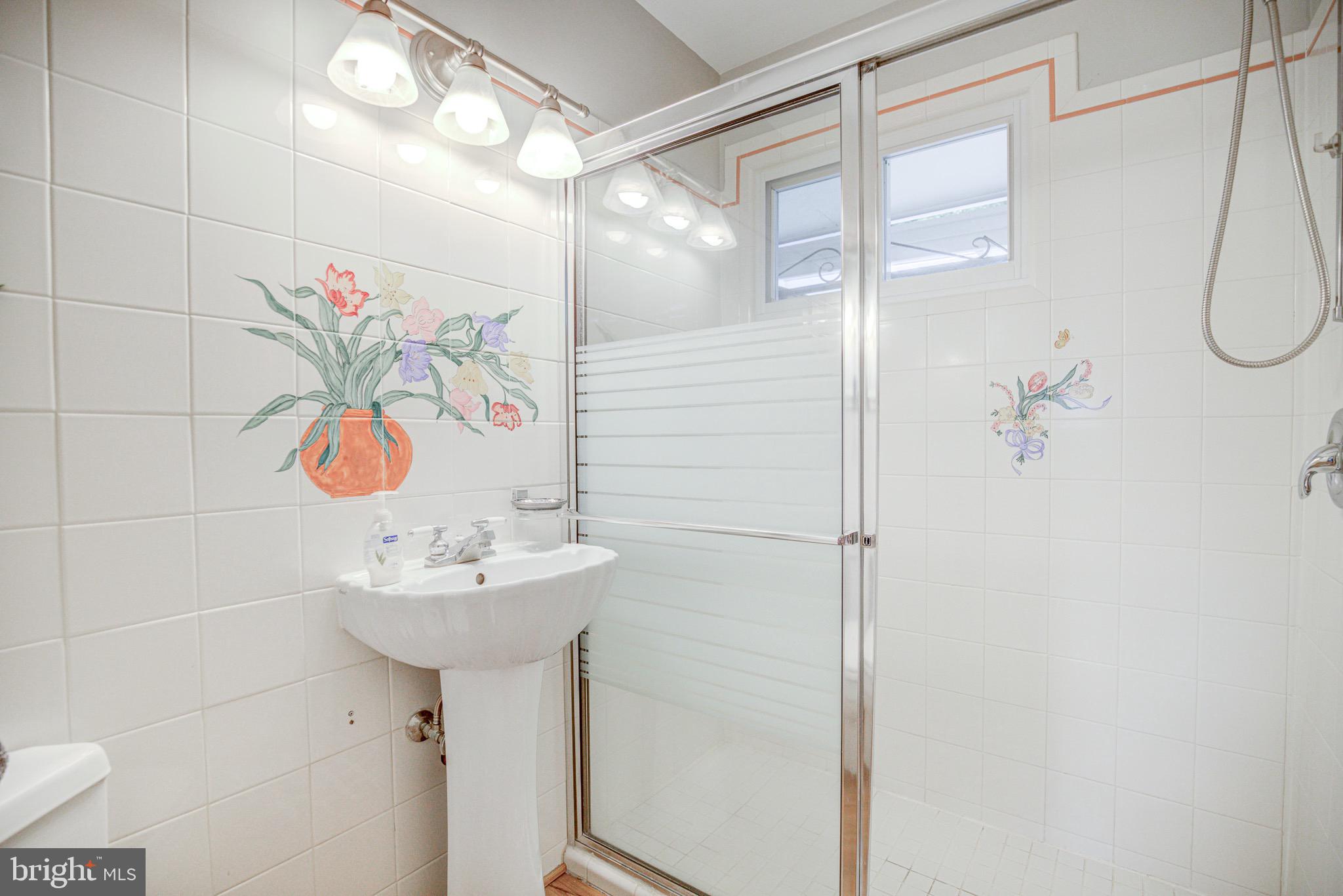 VIENNA WOODS - Residential