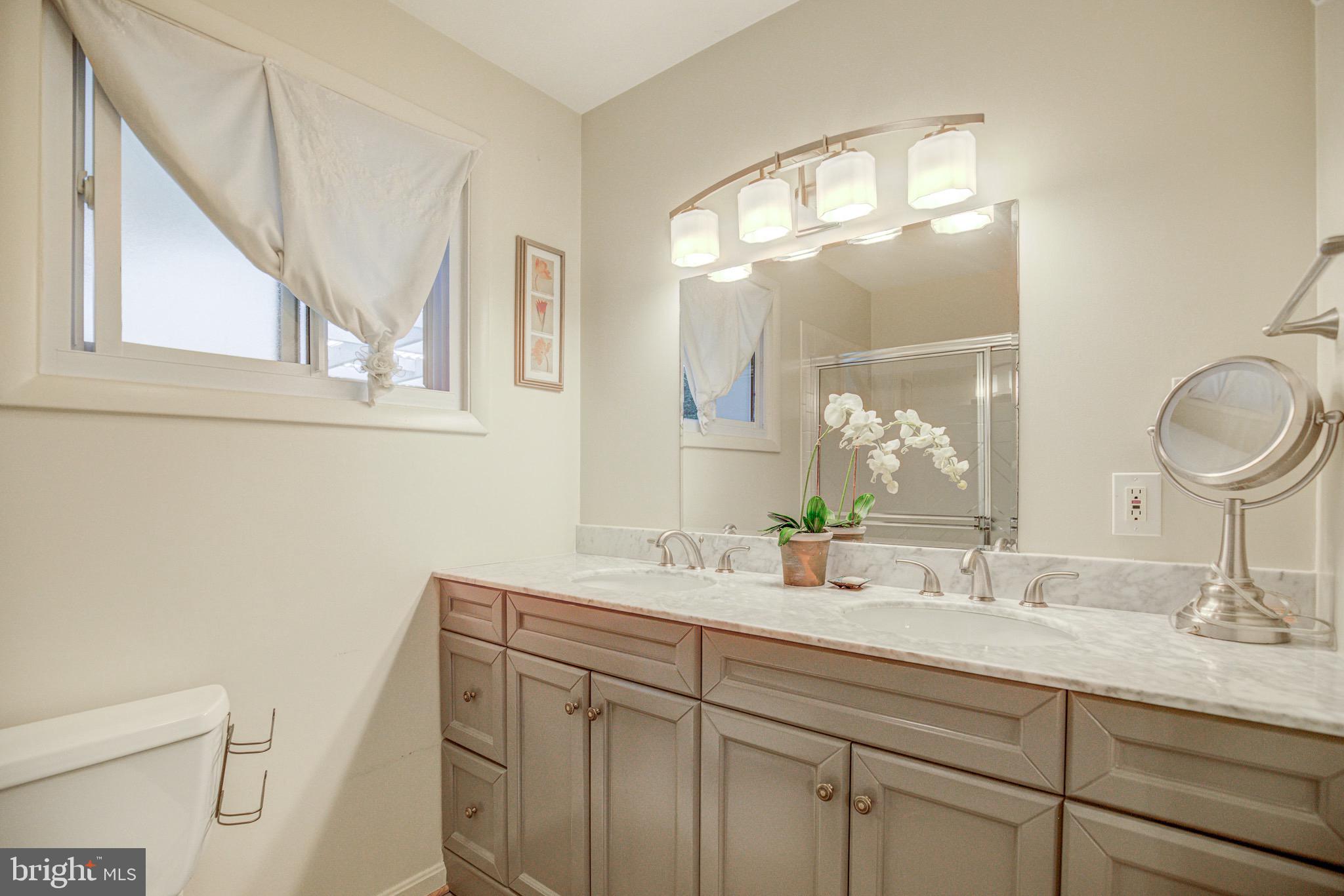 VIENNA WOODS - Residential