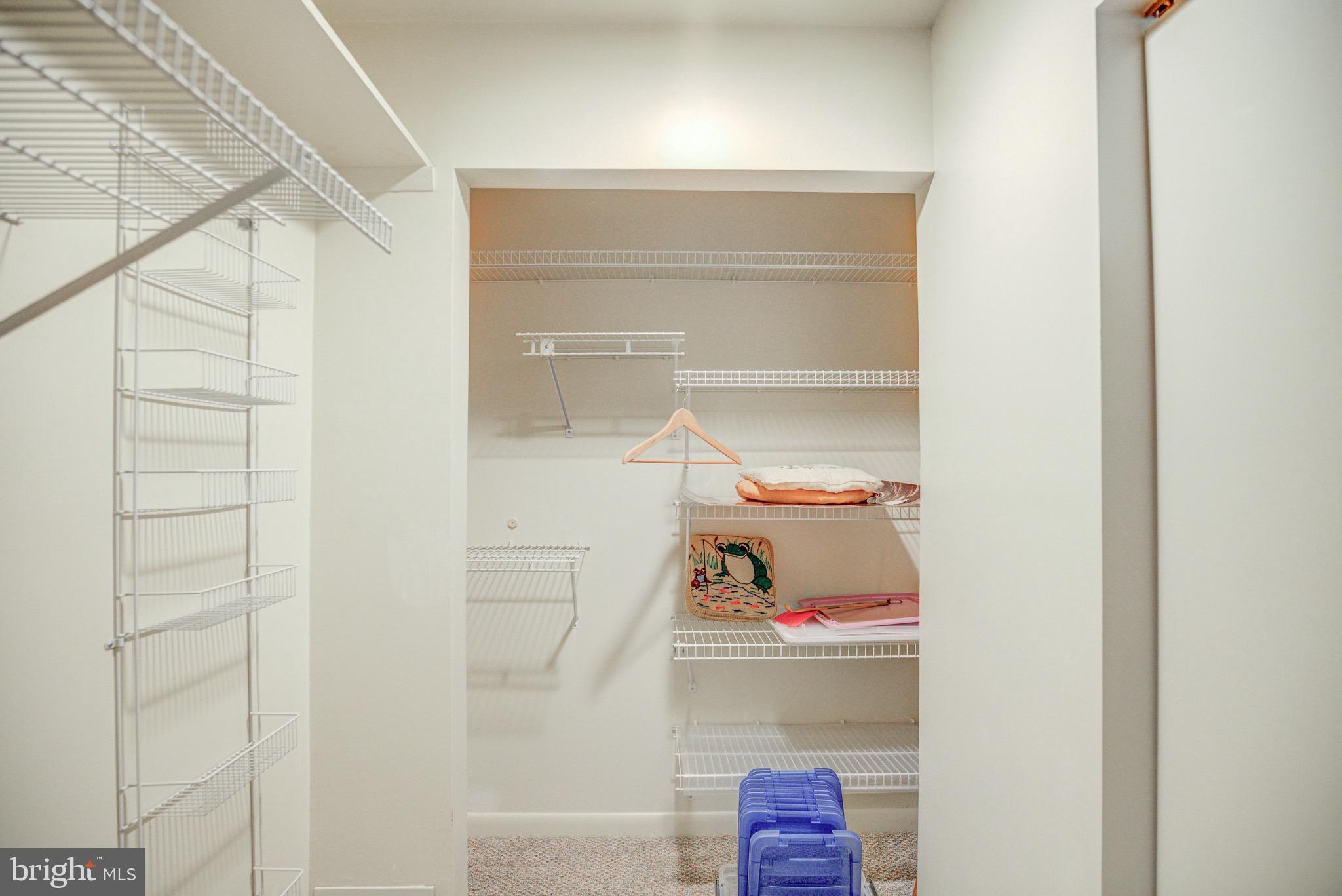 VIENNA WOODS - Residential