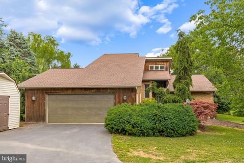 Photo of 749 VILLAGE RD, LANCASTER, PA 17602 (MLS # PALA2036704)