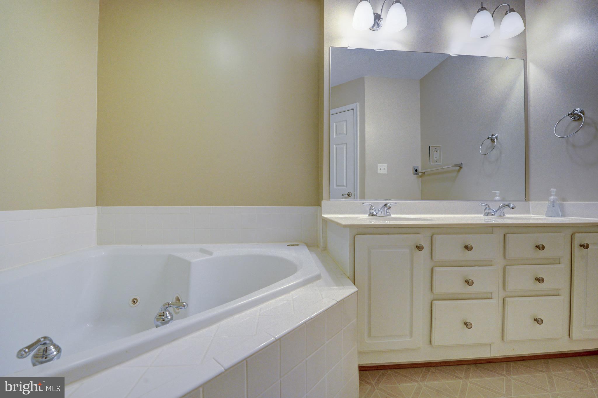 GREENHILL CROSSING - Residential