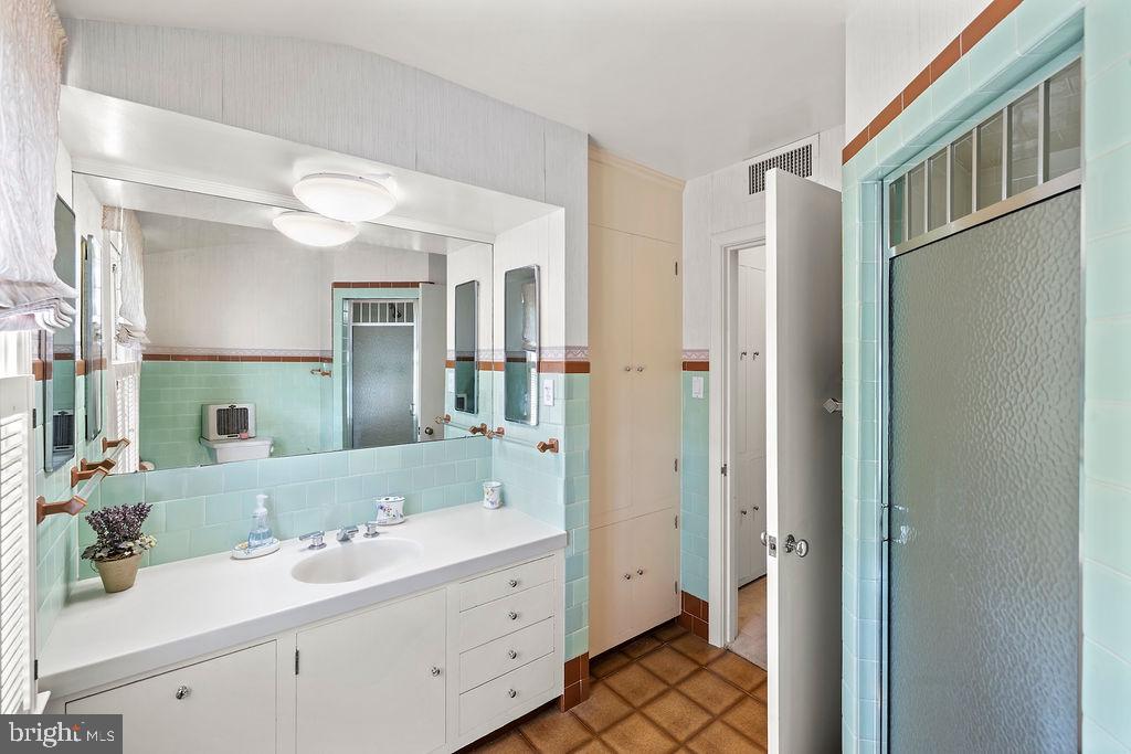 LONGVIEW ESTATES - Residential