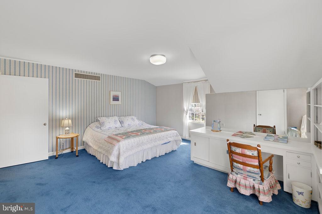 LONGVIEW ESTATES - Residential