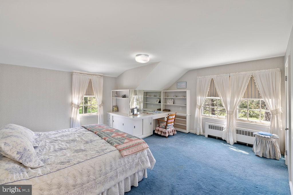 LONGVIEW ESTATES - Residential