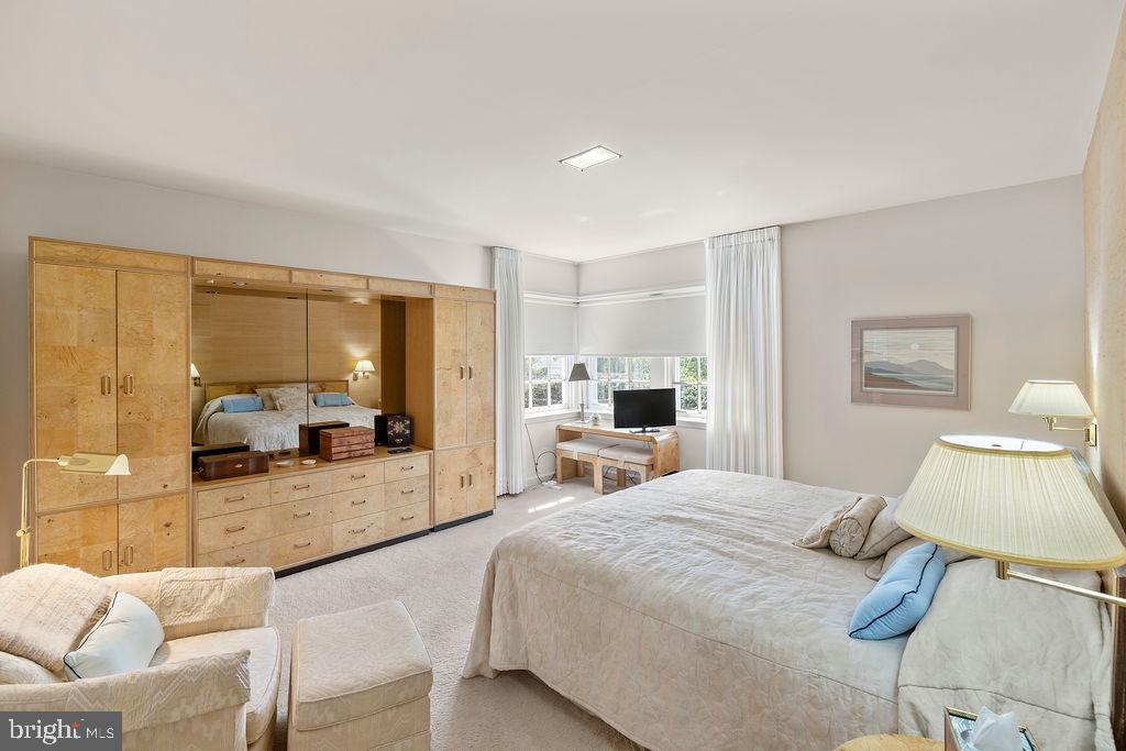 LONGVIEW ESTATES - Residential