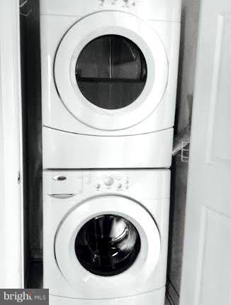 OAK PARK - Residential Lease