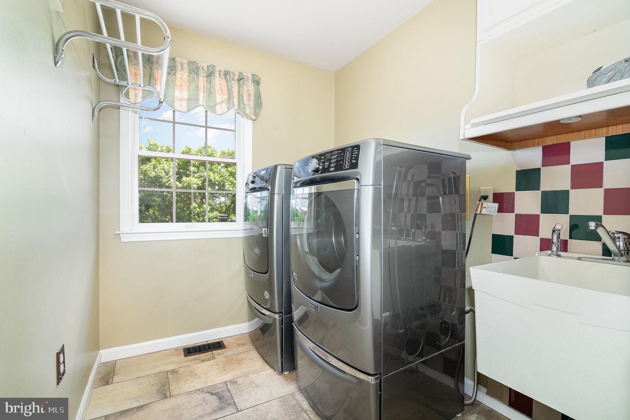 FAIRWINDS - Residential