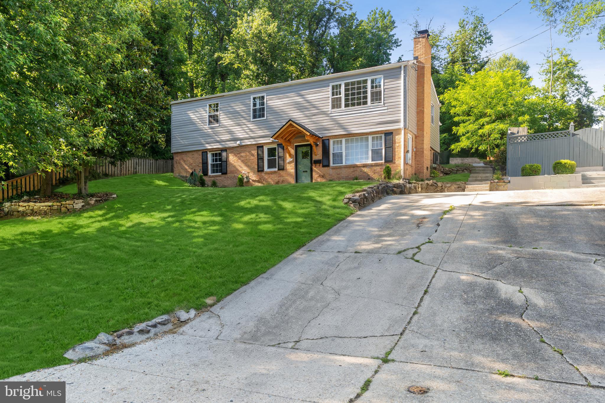 2805 HILLCREST PARKWAY