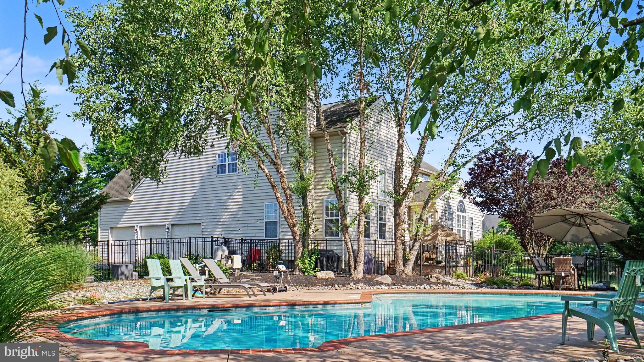 2011 WILLOWWOOD DRIVE