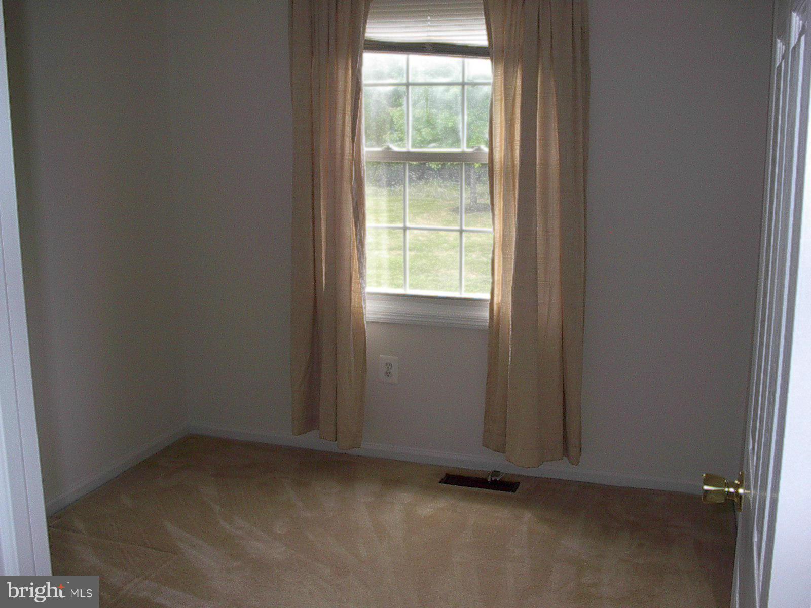 CRESTWOOD VILLAGE - Residential Lease