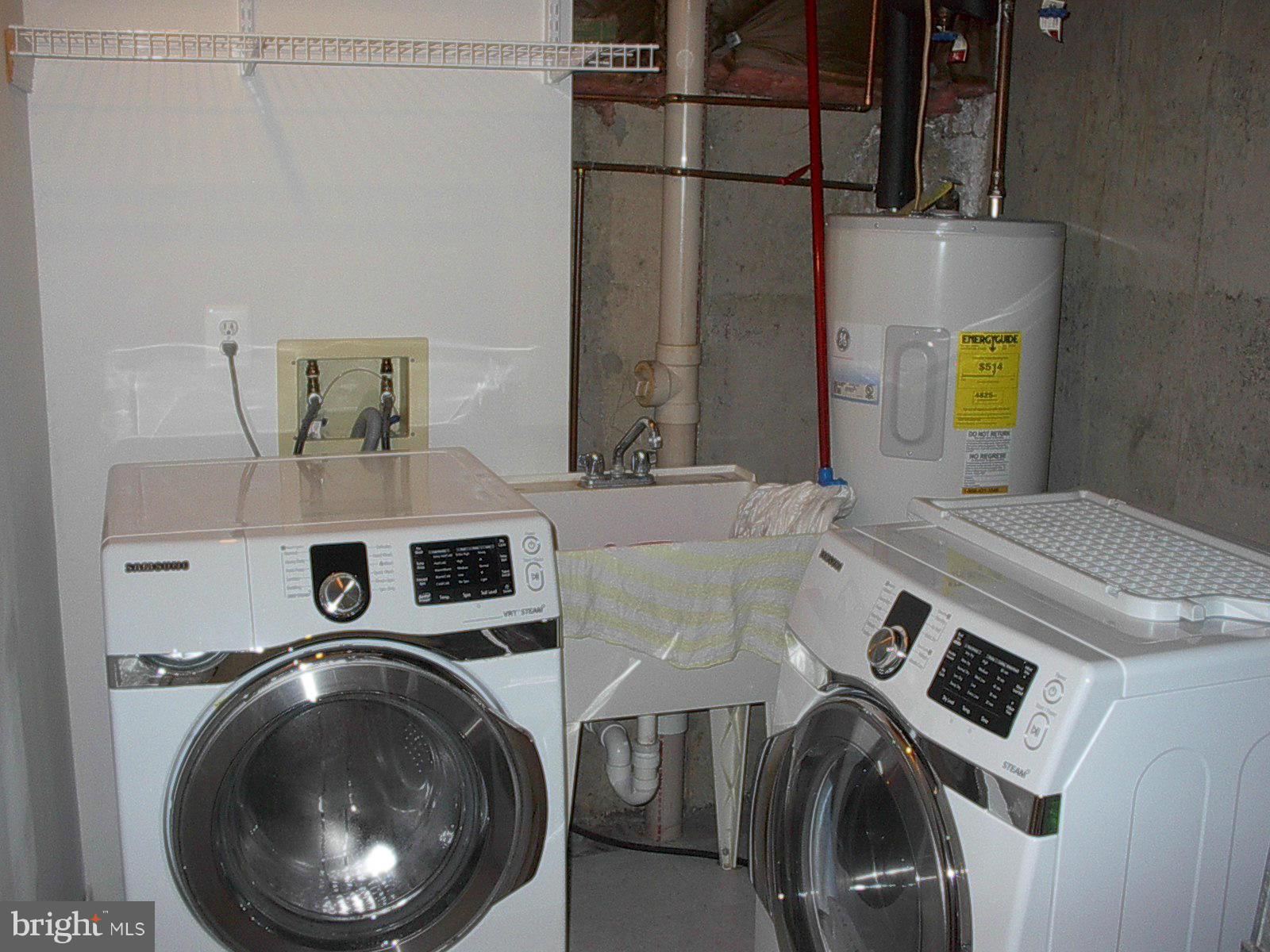 CRESTWOOD VILLAGE - Residential Lease