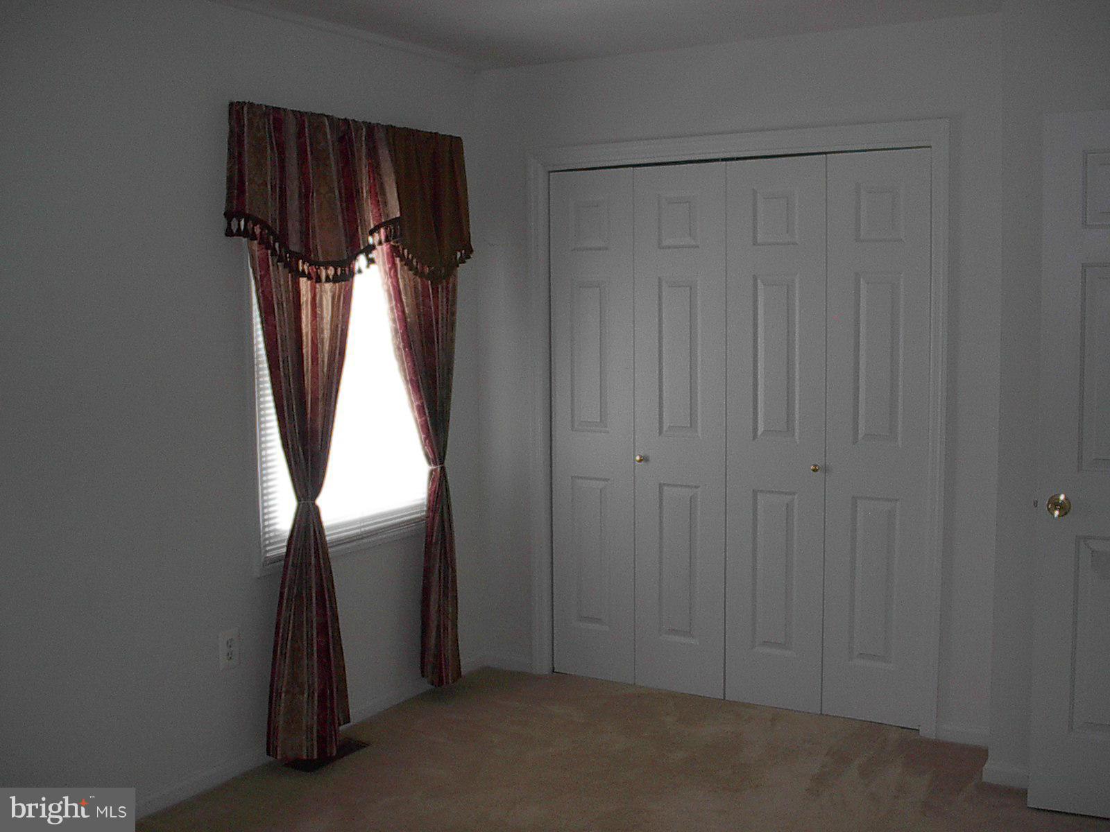 CRESTWOOD VILLAGE - Residential Lease