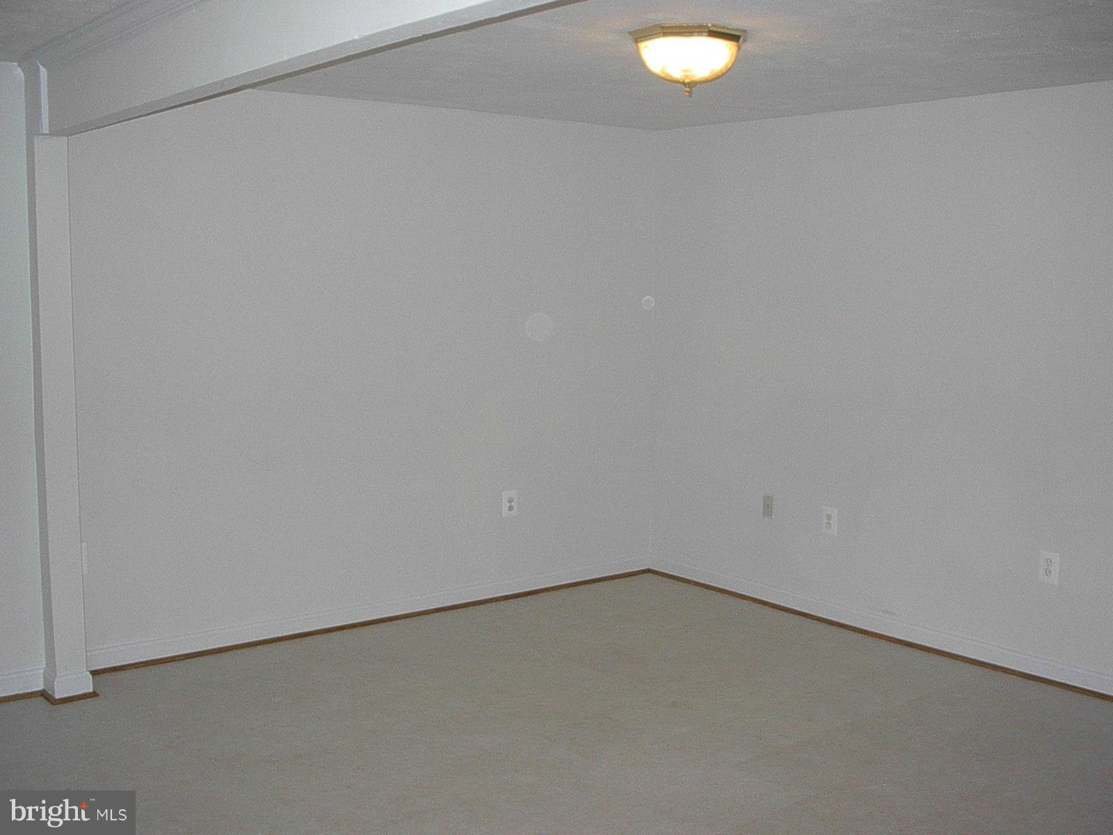 CRESTWOOD VILLAGE - Residential Lease