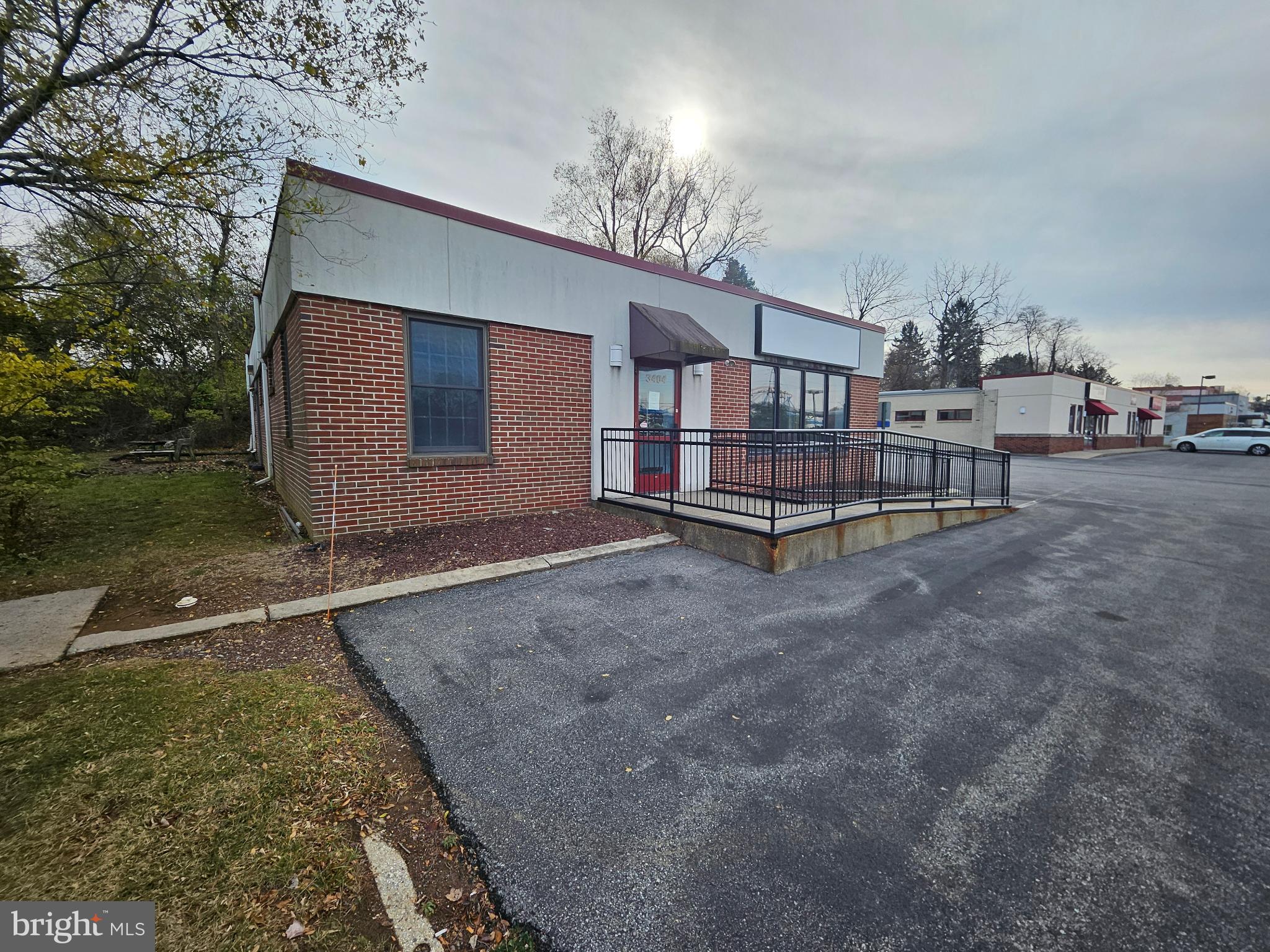 3404 HAMILTON BOULEVARD