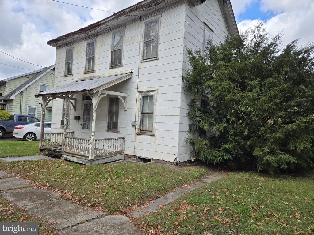 Photo of 229 Locust Street, MILTON, PA 17847 (MLS # PANU2002748)