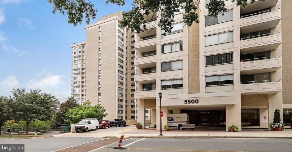 WILLOUGHBY OF CHEVY CHASE - Residential Lease