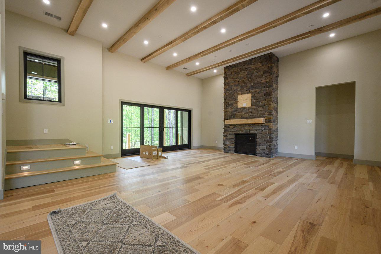 LAGO VISTA - Residential