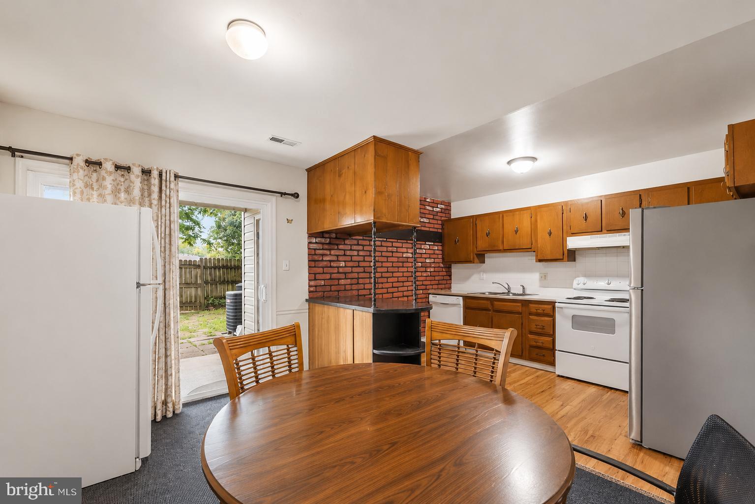 OLDE GREENWICH - Residential