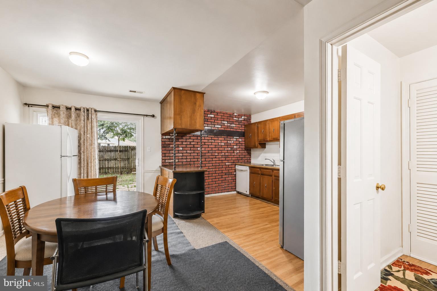 307 OLDE GREENWICH DRIVE