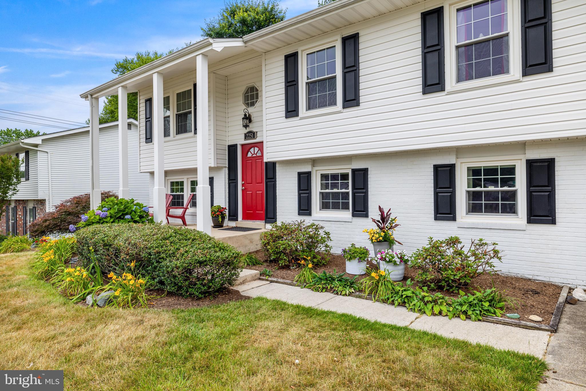 FOUR SEASONS ESTATES - Residential