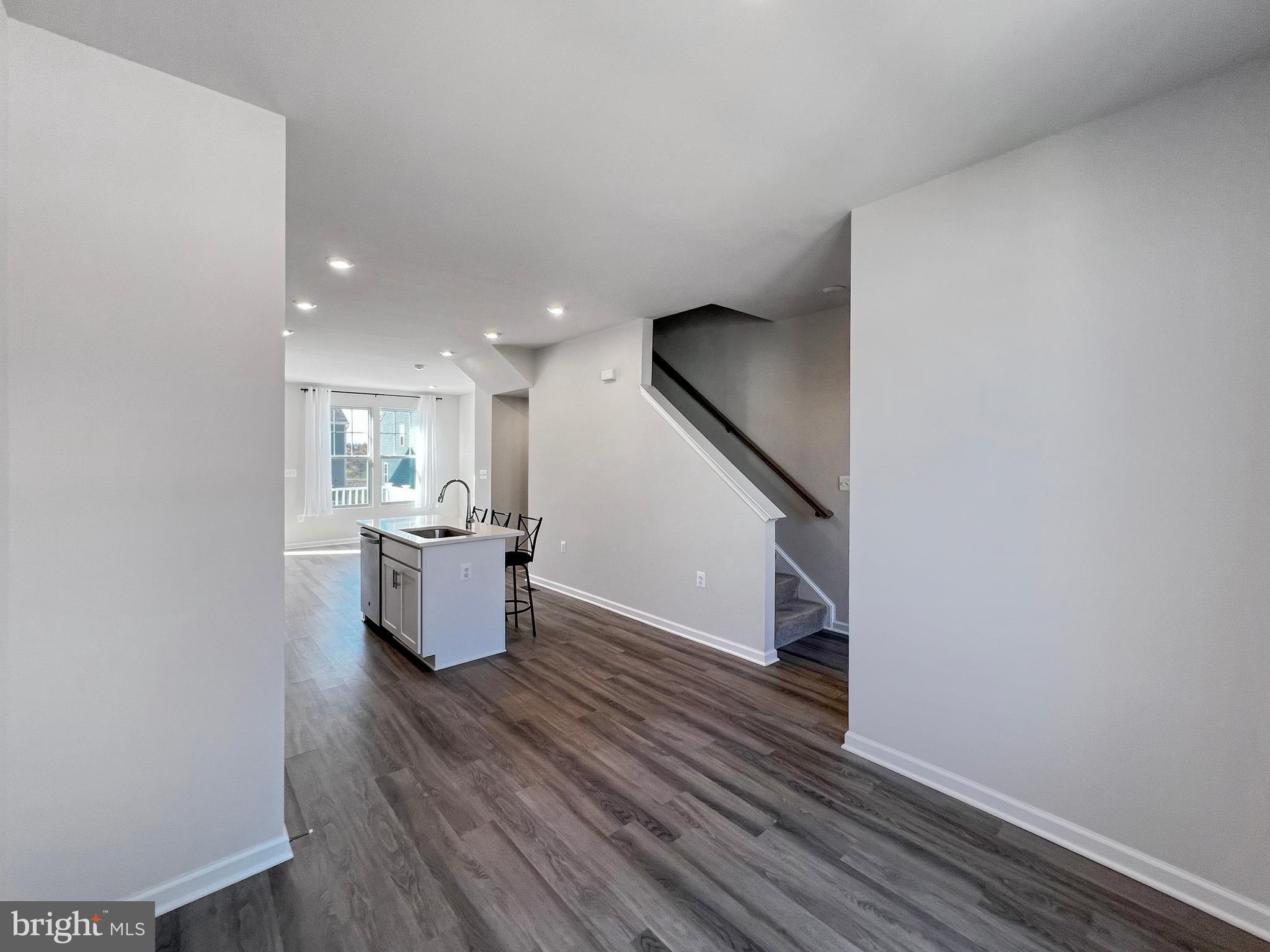 PRESIDENTS POINTE - Residential