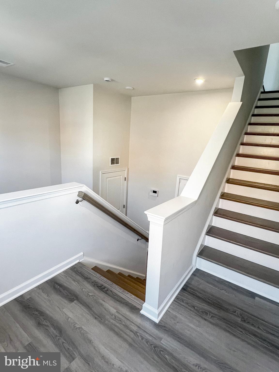 PRESIDENTS POINTE - Residential