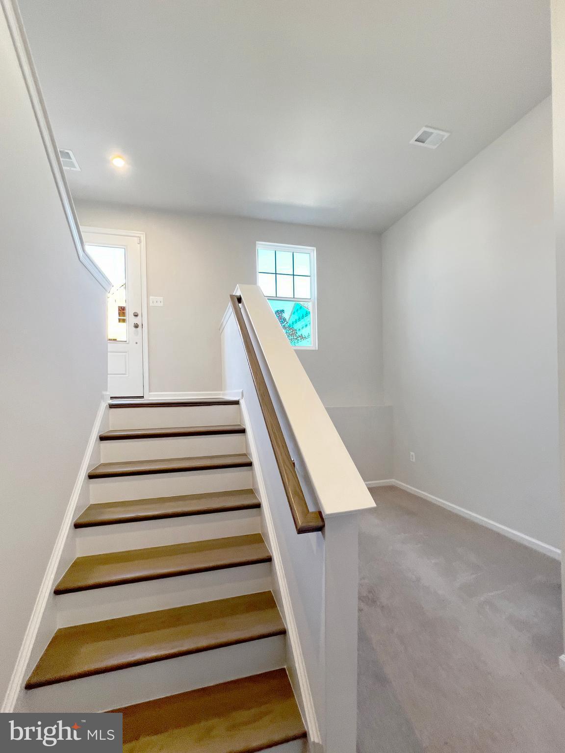 PRESIDENTS POINTE - Residential