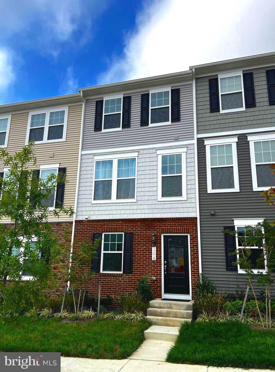 Check out this like new townhouse located at 204 Anthem in up and coming neighborhood President's Pointe. Well maintained 2br townhouse only lived in for a little over a year. Entering the home, you come in on the lower level that could be used as an office space.  Next level presents cozy living along  new appliances in the kitchen and bar seating along with a deck off of the kitchen. come see this beautiful home today!