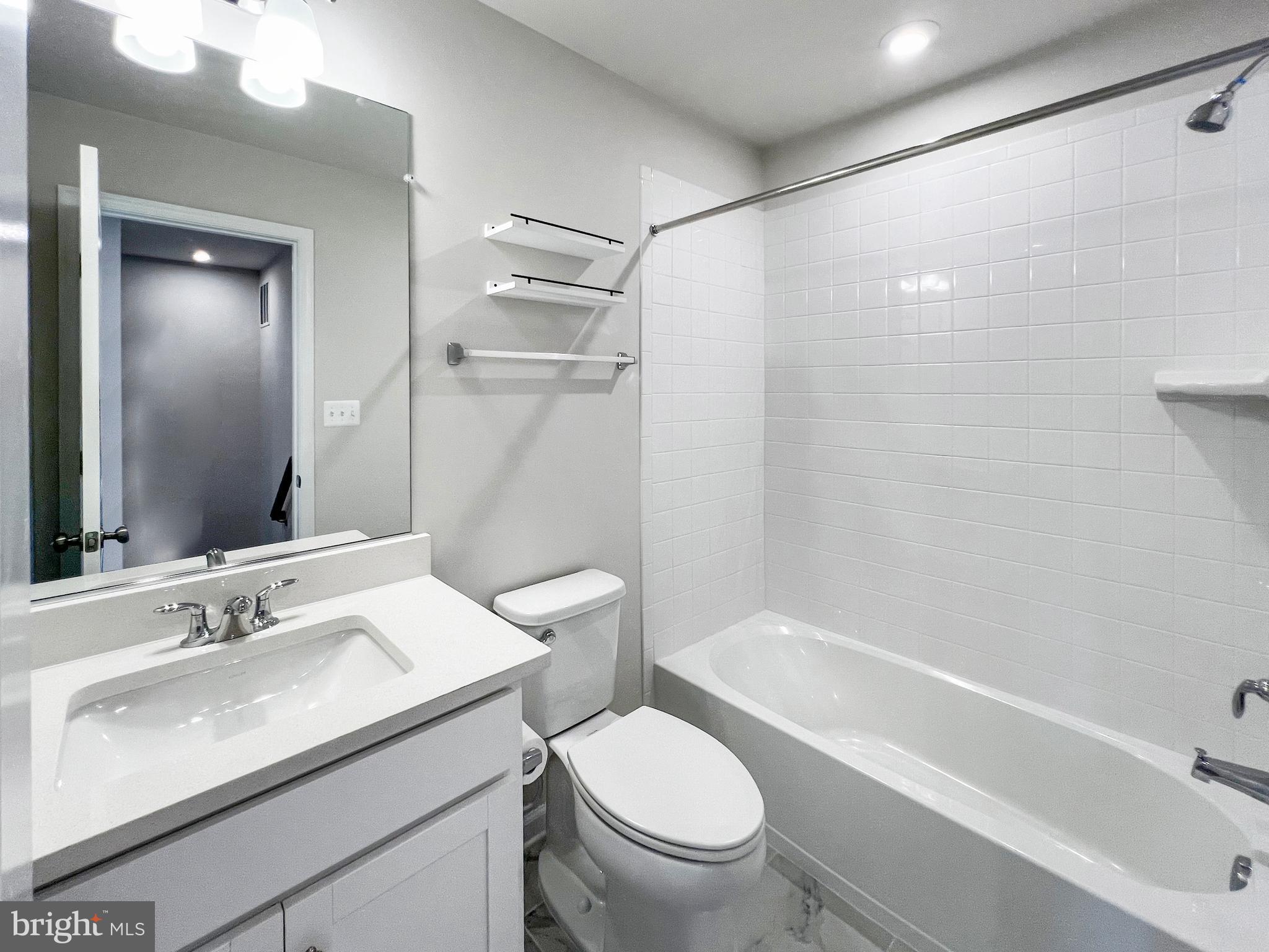 PRESIDENTS POINTE - Residential