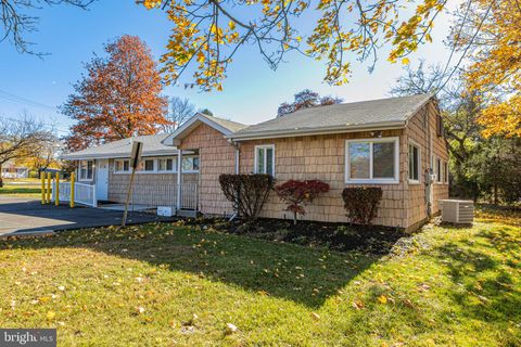 Homes For Sale - 3 Stanworth Road Rd<br/> Middlesex County, KENDALL PARK, NJ 08824