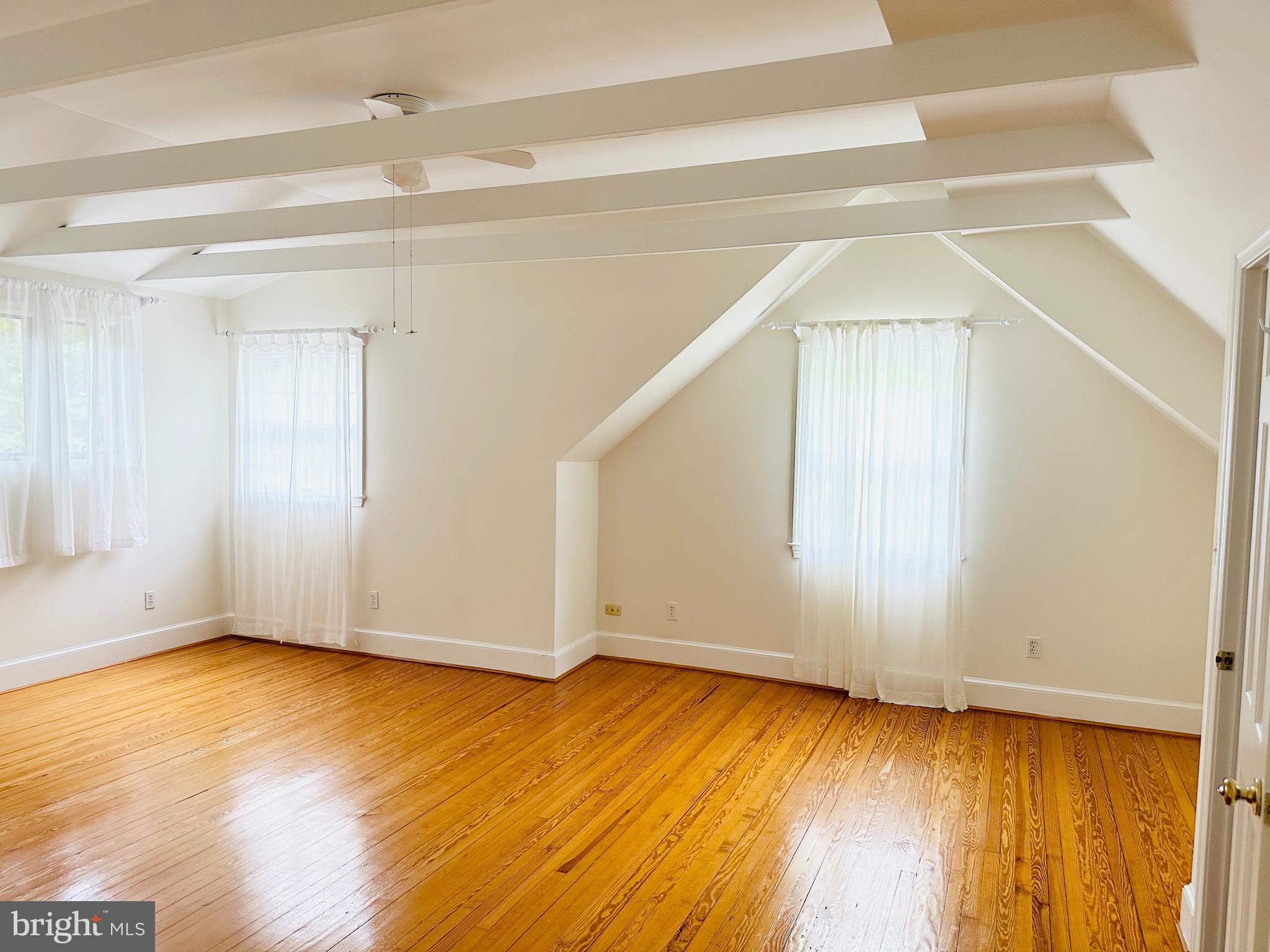 ENGLISH VILLAGE - Residential Lease