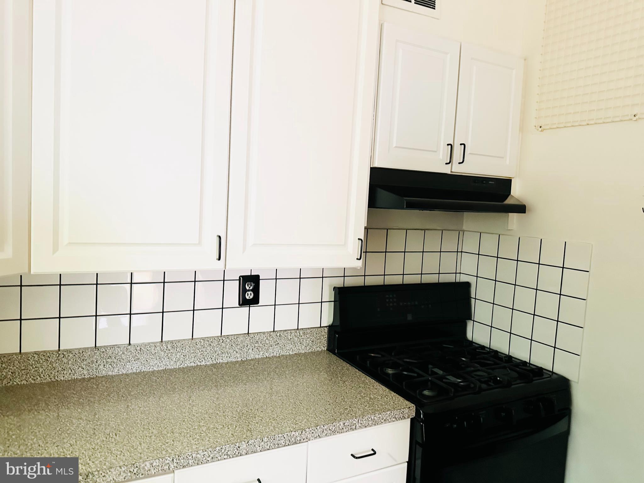 ENGLISH VILLAGE - Residential Lease