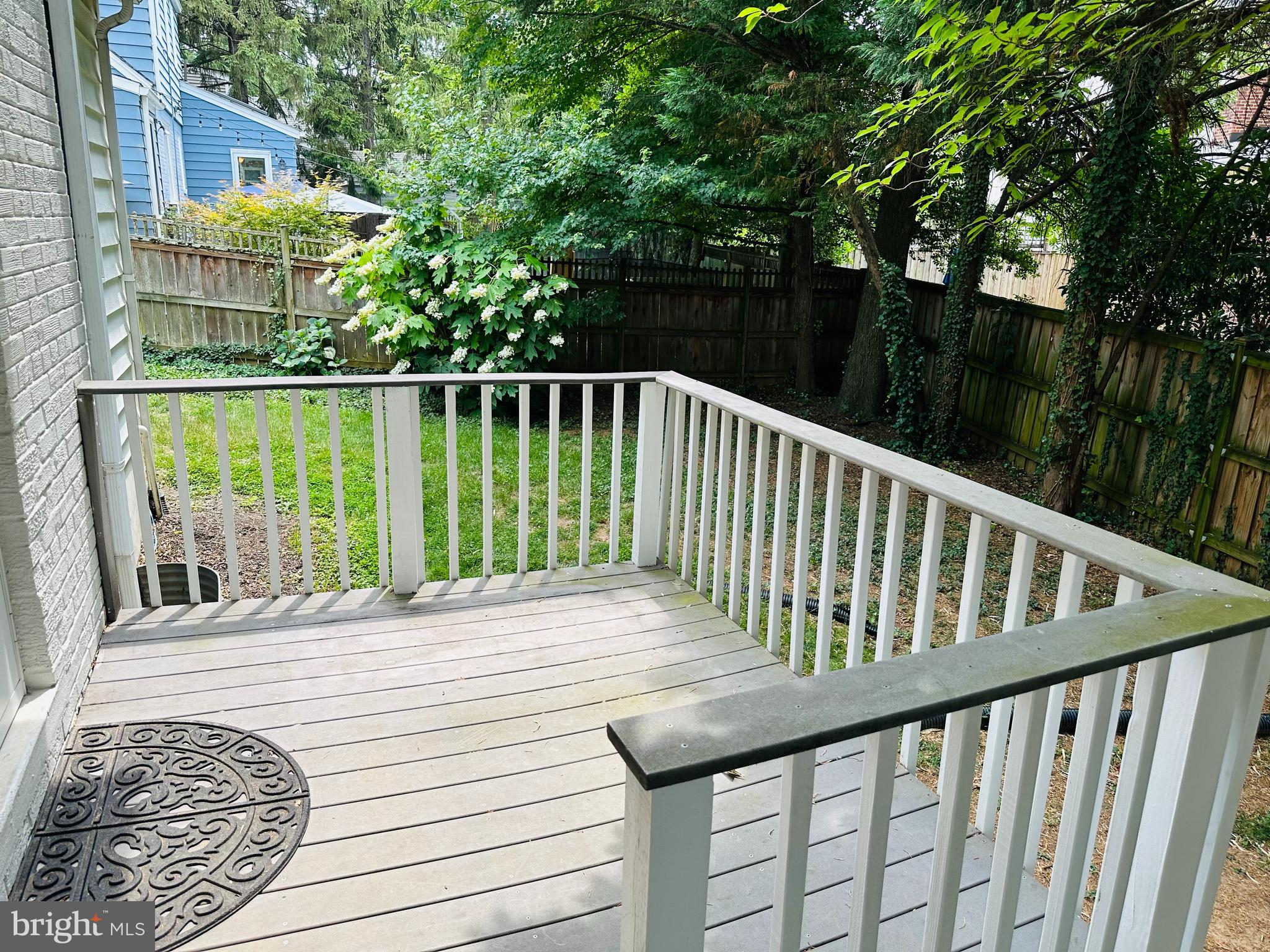 ENGLISH VILLAGE - Residential Lease