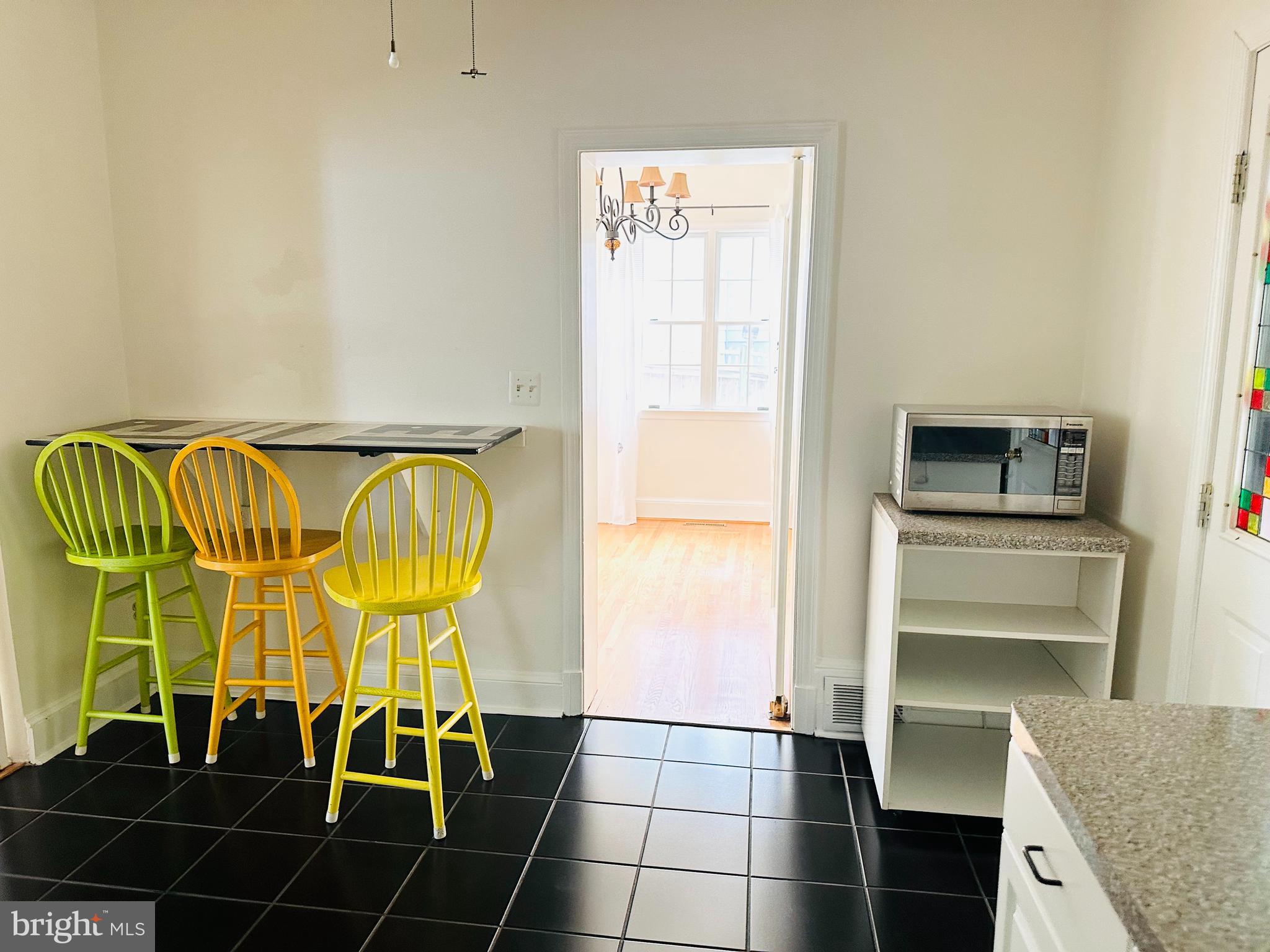 ENGLISH VILLAGE - Residential Lease