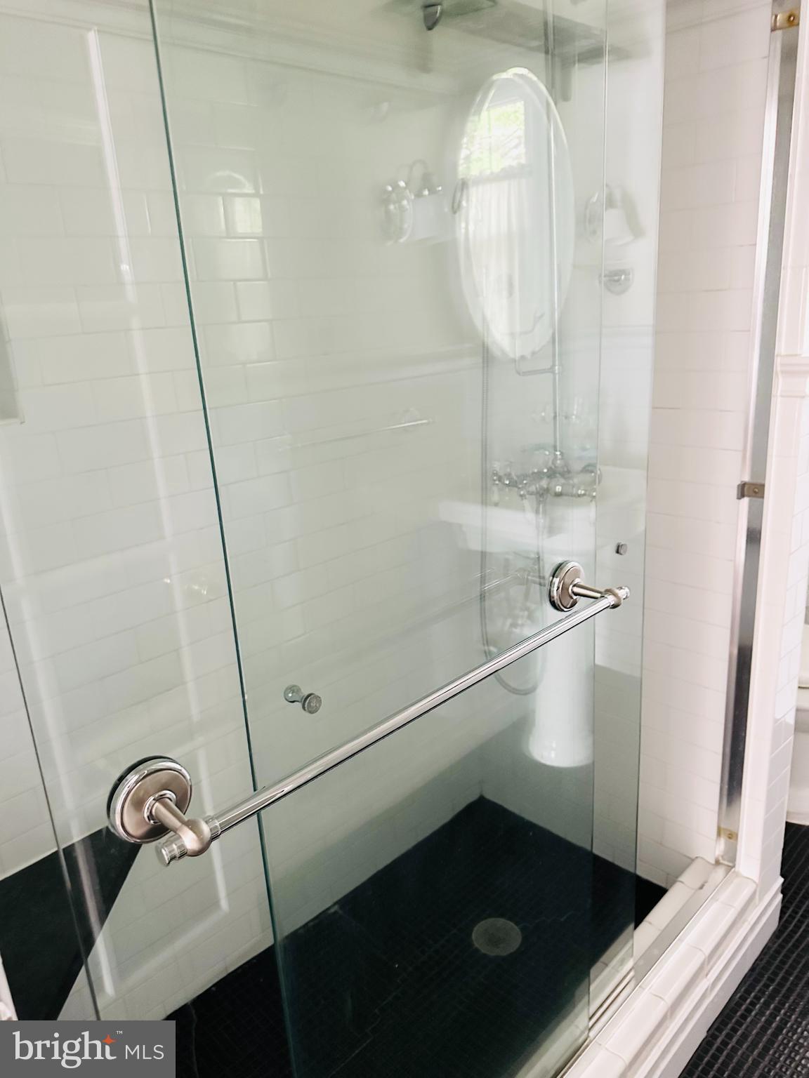 ENGLISH VILLAGE - Residential Lease